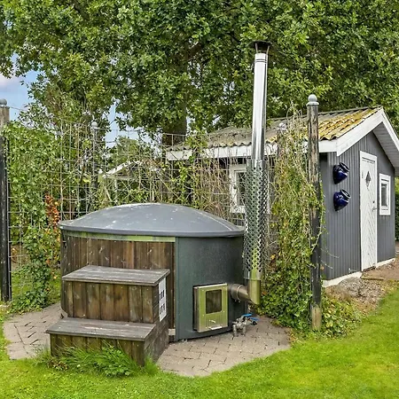 Semesterbostad Härligt Hus Med 3 Sovrum I
